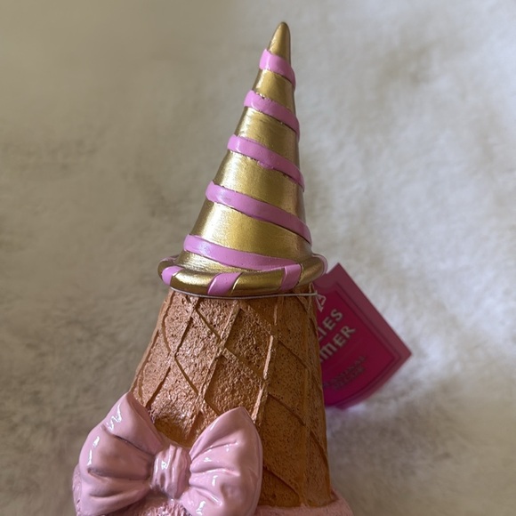 ☠️🍦NEW SUMMERWEEN UPSIDE DOWN MELTED ICE CREAM CONES INTO SKULLS☠️🍦 - Picture 7 of 7